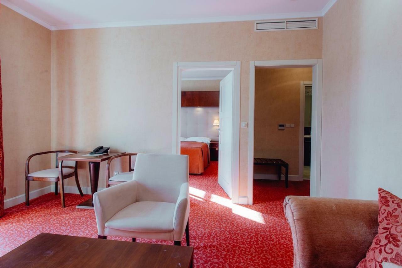 Hotel Pavla 피에슈타니 외부 사진